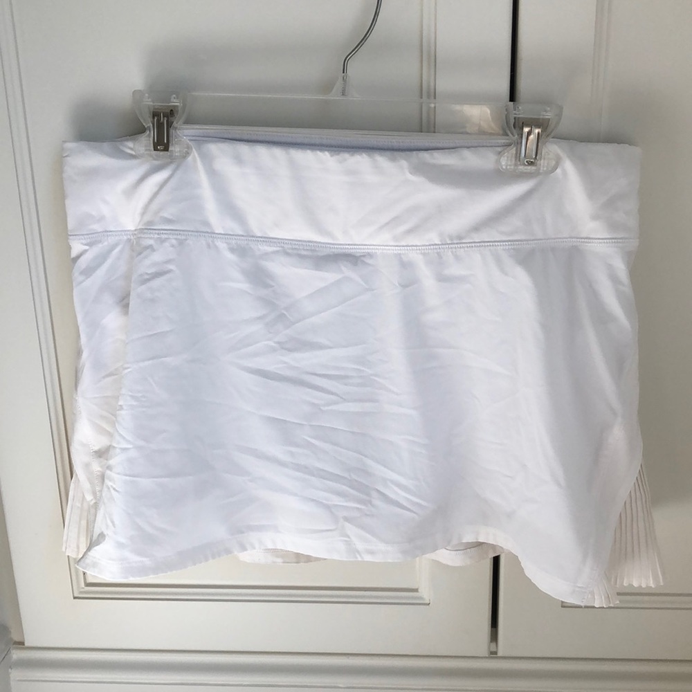 Classic white lulu tennis skirt!!